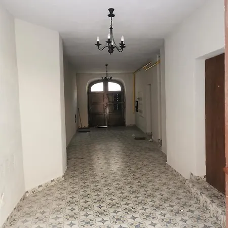 Town Square Apartment *