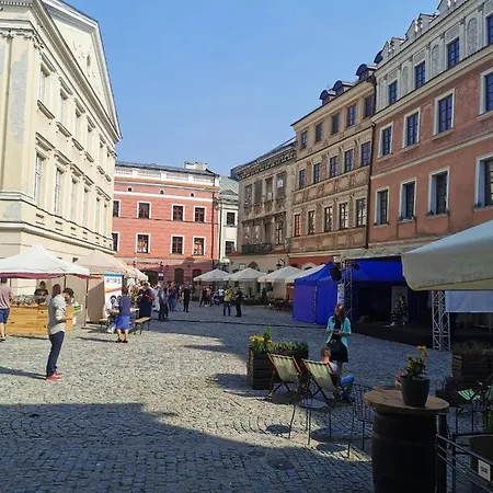 Town Square Apartament *
