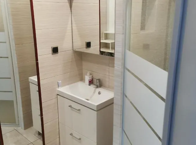 Apartment Town Square *