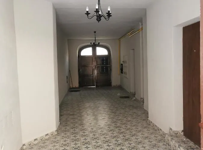 Town Square Apartment *